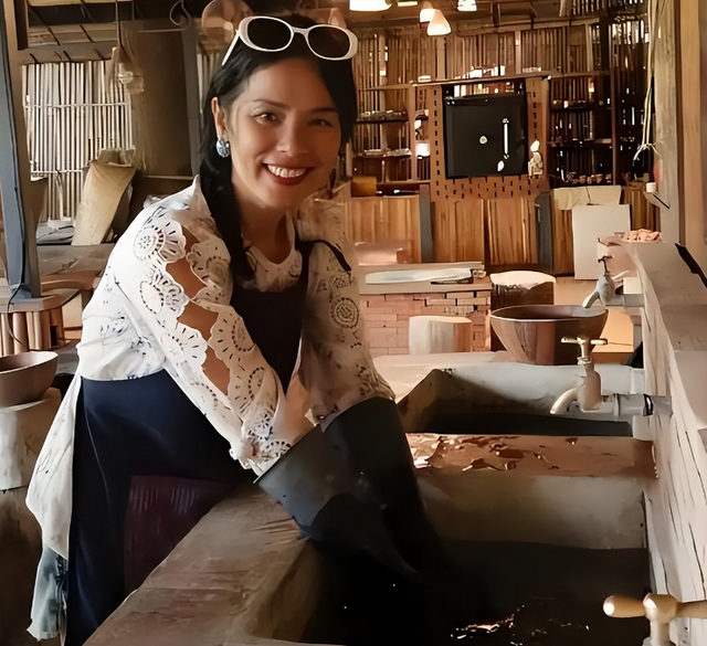 钱再多有什么用！62岁亚洲天后韦唯的现状，给老夫少妻提了个醒