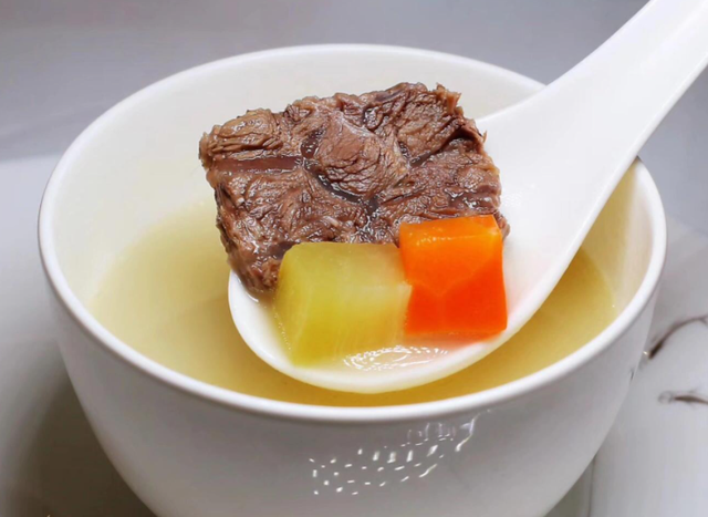 甲流去世的人不断增多！医生提醒：少吃白菜，多喝5汤	，润肺降火