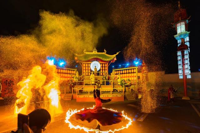 赏花灯，庆佳节！乐海神话世界华灯初上，动物王国喜气满满