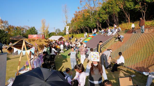 组图：逛市集、品美食、淘文创！咸安面里花园冬日市集温暖来袭