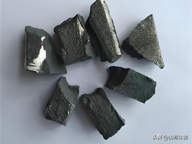 美国财长贝森特承认：台湾成最大风险点；99%芯片依赖有多致命？
