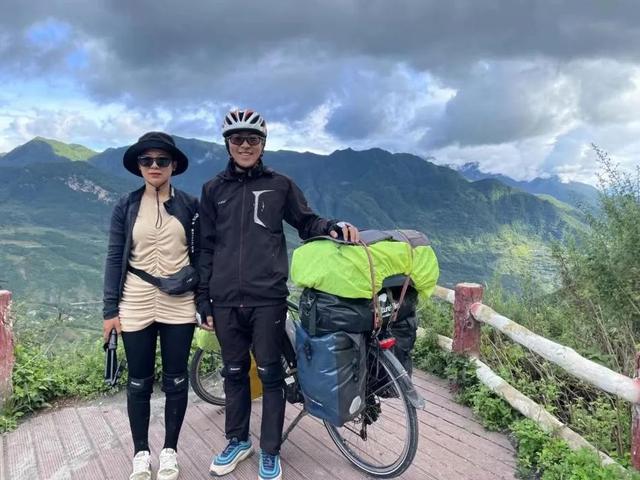 夫妻档骑行1万公里，起因竟是想离婚？