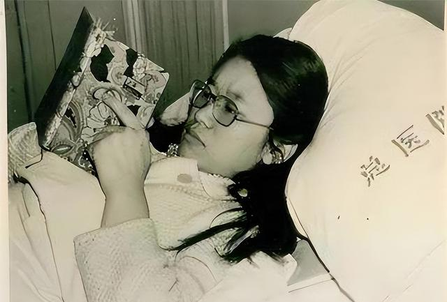 1982年高材生王佐良娶瘫痪的张海迪，40年后，才知他是人间清醒