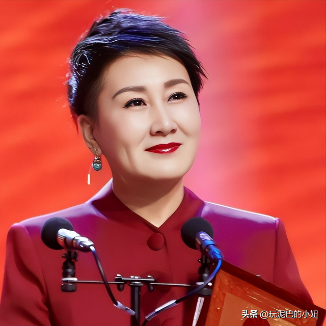 万万没想到，63岁张凯丽因九三阅兵上的一个动作，实现口碑暴增