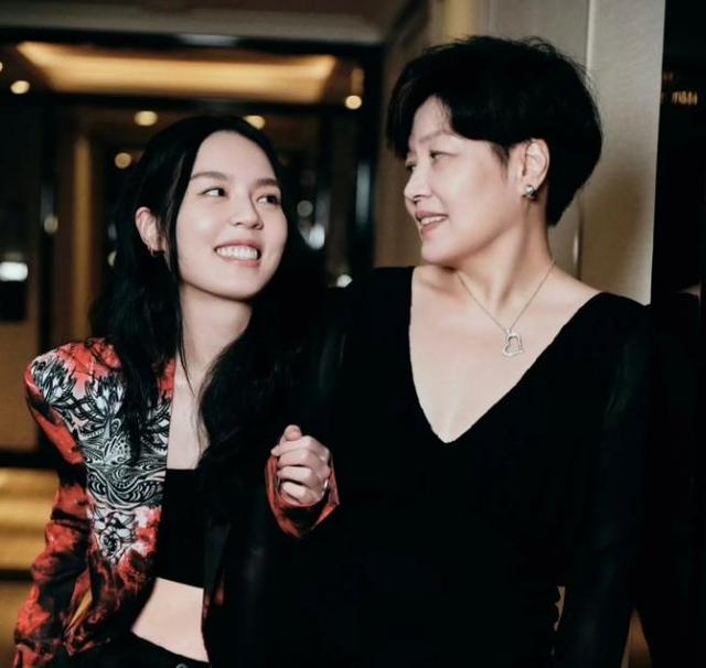 李咏也没想到，自己离世8年后，23岁的女儿就走上一条“不归路”