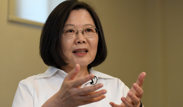 事态严重了，日本连开3枪，蔡英文已离岛，解放军通牒发往东京