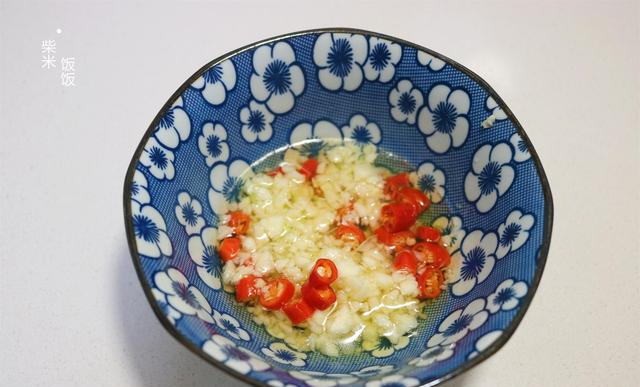 最简单的家常菜，一煮一拌就上桌，开胃解腻，实惠又好吃 第4张