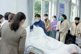 上海开大徐汇分校与区民政局携手打造养老服务新范式图片