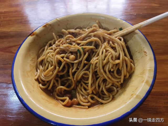 被誉为"活着的武汉近代史书"的历史街区昙华林