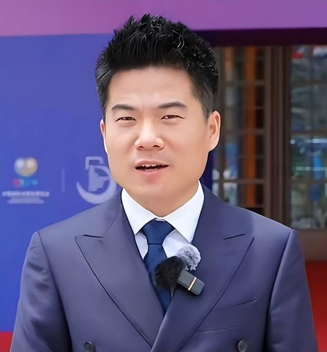 俞敏洪没想到，董宇辉受邀九三阅兵半月多，再因一个举动口碑暴涨