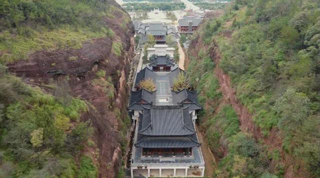 游在鹰潭｜中式美学深度游！山水、烟火、古建玩法全解锁，承包你的诗意周末