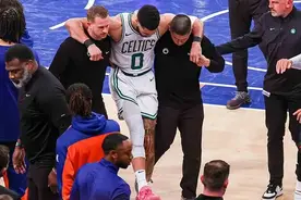 直到耐杀王倒下，世界终于开始赞美塔图姆图片