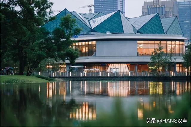 上龟山，下晴川，山水之城，快活自在