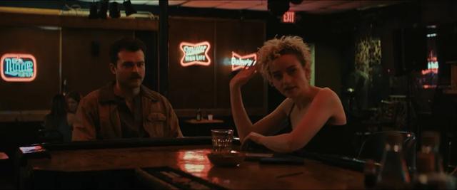 票房破19亿!漫威退下来3位演员,联手拍R级片,给老东家上了一课