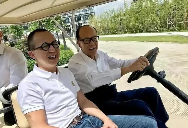 2909亿身家有何用？97岁的李嘉诚无力回天，两个60岁儿子已成心病