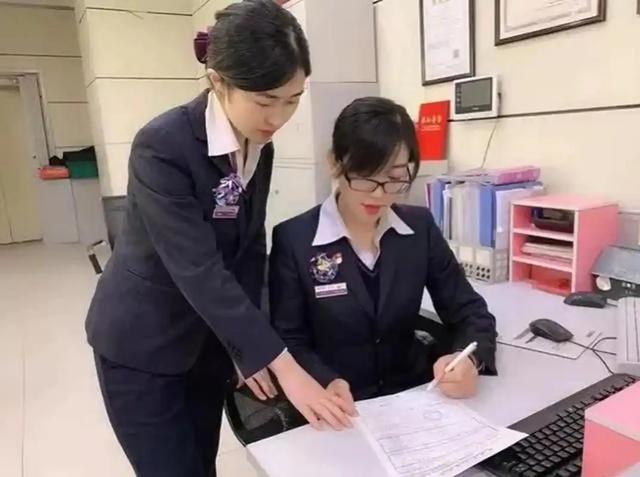 又一个金饭碗被砸碎！当年挤破头考进银行的年轻人，开始辞职了？