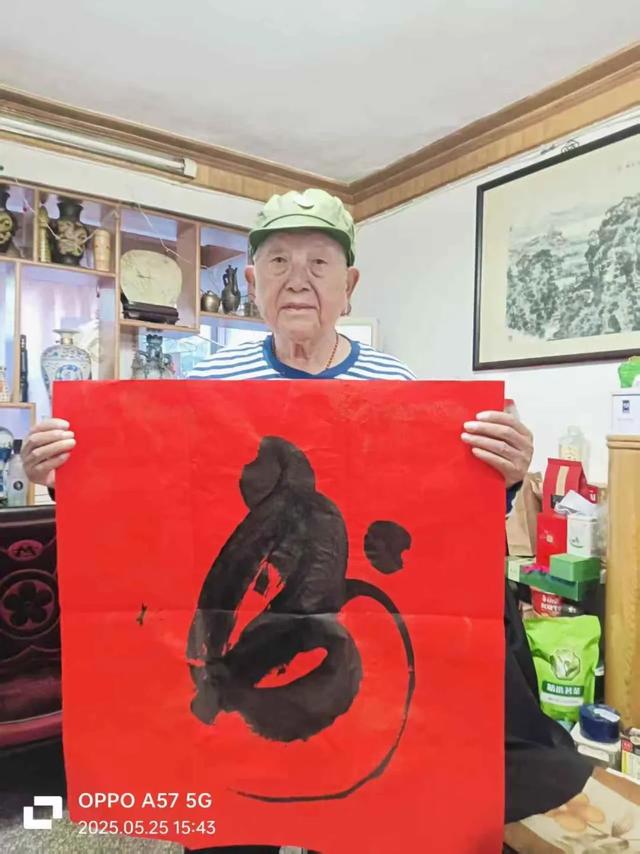 玉女峰上的猴寿印记：一座山的百年祈愿