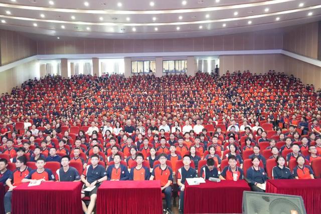 重磅开讲！著名科学家李劲松做客重庆一中，解码“从克隆到半克隆”的生命奥秘
