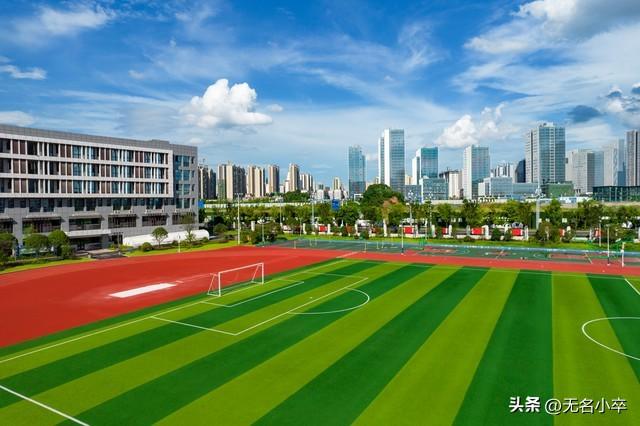 突然发现，旅游其实就是一种精神救赎，只有精神内耗的人才需要它