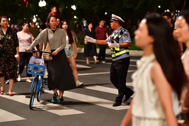 长春新民大街持续火爆！步步吸睛！盛况直击→
