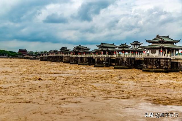 湖南永州霞客渡（浮桥）与广东潮州广济桥有何异同？