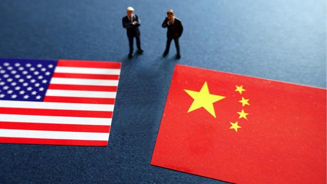 特朗普还未登机访华，大批美国坦克将运往台岛，解放军动作更大