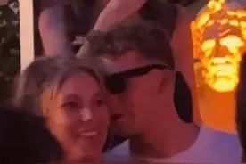 谷爱凌争议不断！外媒曝其和马尔尚恋情，两人夜店亲密视频遭曝光图片