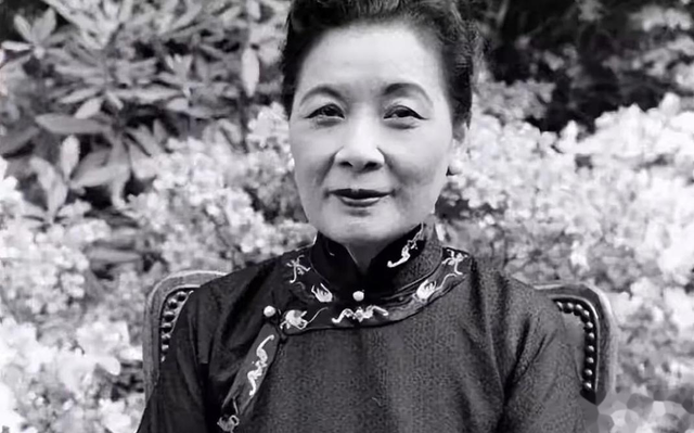 蒋介石临终前，道出了囚禁张学良54年的原因，宋美龄听后潸然泪下