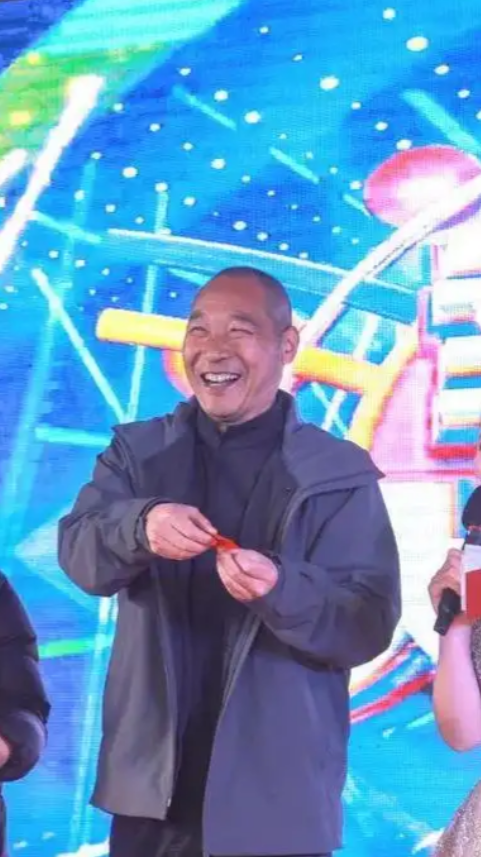 上梁不正下梁歪！他举报释永信，年收入超3.78亿，妻子是小三上位