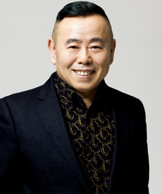 全家移民真相大白2年，享正师级待遇的潘长江，已走上另一条大道