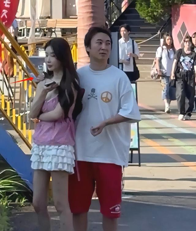 钱再多有什么用？71岁王健林瘦成皮包骨，王思聪本性难改沉迷女色