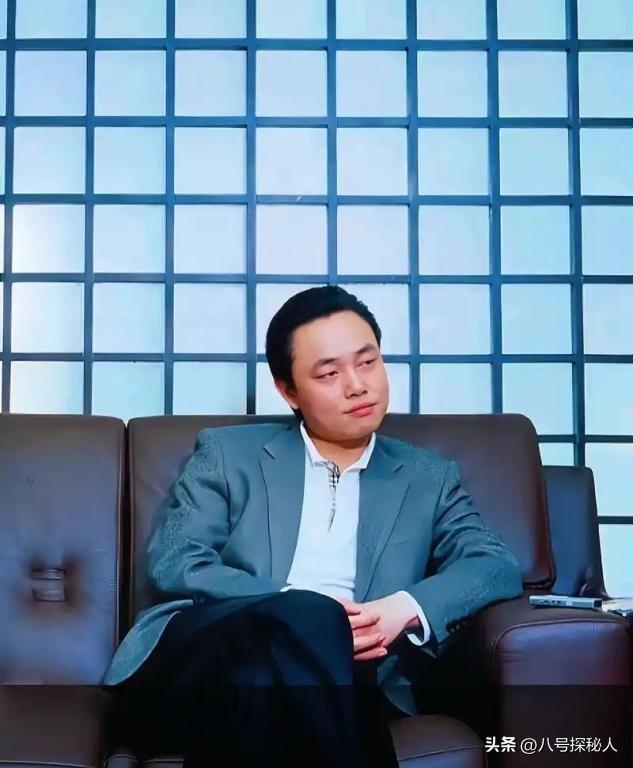 国家出手抓的3位首富，罪行太恶劣，坑惨老百姓，个个不配被原谅