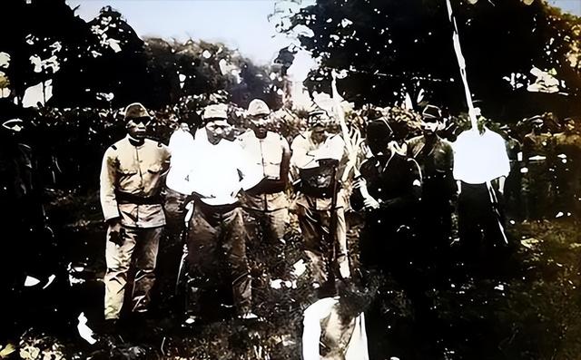 日本宪兵的日记：日本兵当着10几个男人的面糟蹋了一个中国女人