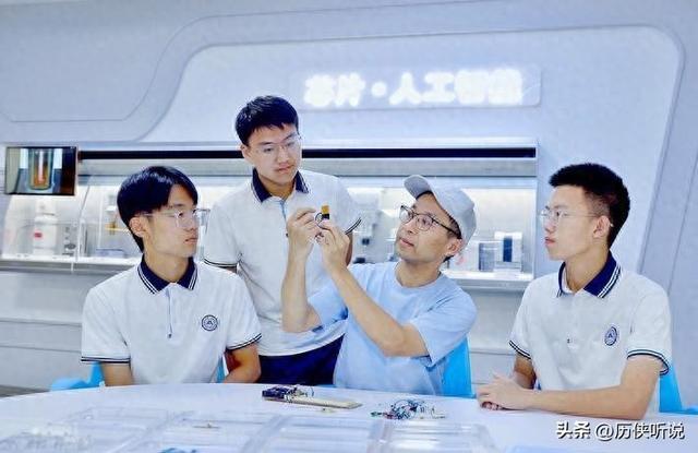 美国最担心的事还是来了！中国彻底打破技术壁垒，中国芯正式崛起