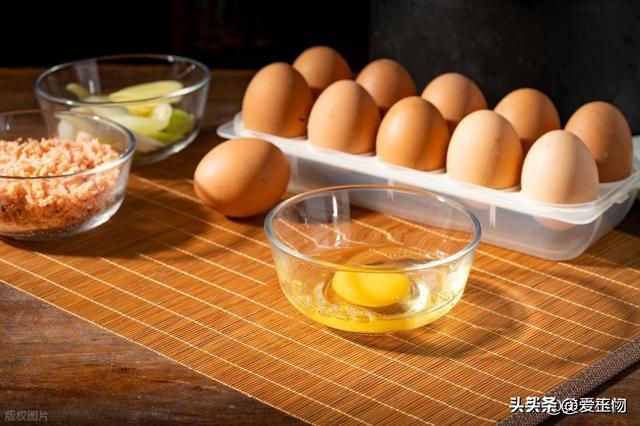 人造鸡蛋泛滥，成本只要1毛钱？应该如何分辨？这4种鸡蛋真要少吃