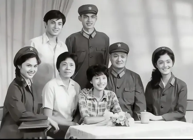 80年代家喻户晓的女演员，嫁给军委副主席儿子，离婚后混得如何？