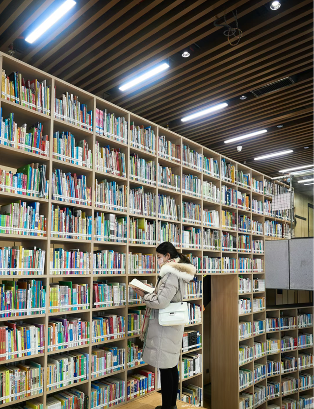 出片又治愈！跟着「书店漫游指南」打卡番禺阅读秘境