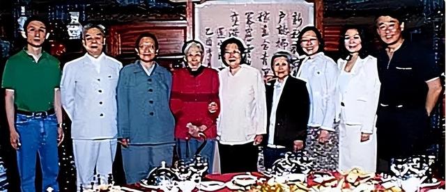 2004年毛、刘两家聚会，王光美说出一句话，李敏李讷顿时红了眼眶