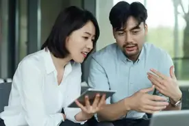 我秘密揭示了我在为领导开车的6年中听到的33个人性秘密！图片