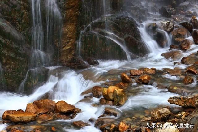 谁说冬日萧瑟？白马河畔，正藏着一个“暖色系”的冬天