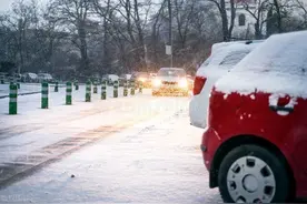 中雪！大雪！西安多条高速公路管制、道路积雪结冰图片