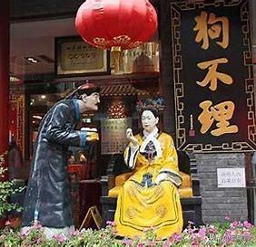 被列经营异常！又一百年老字号跌落神坛?从一天卖6万个到无人问津