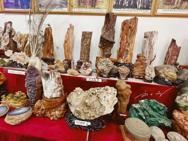 云南芒市著名4A景区：坐拥多个“全国之最”，游客直呼大开眼界？