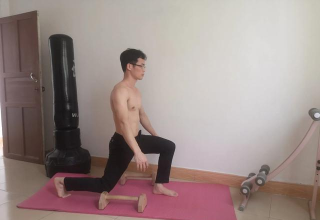 居家健身对身体最直接最有用的三个动作，比跑步方便，锻炼效果好