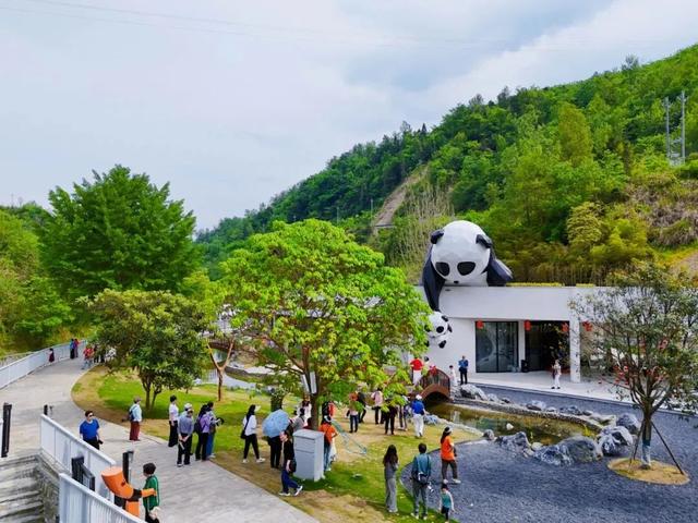 武陵不夜城光影街开街游玩全攻略来啦！好吃好玩又好拍，速速收藏！