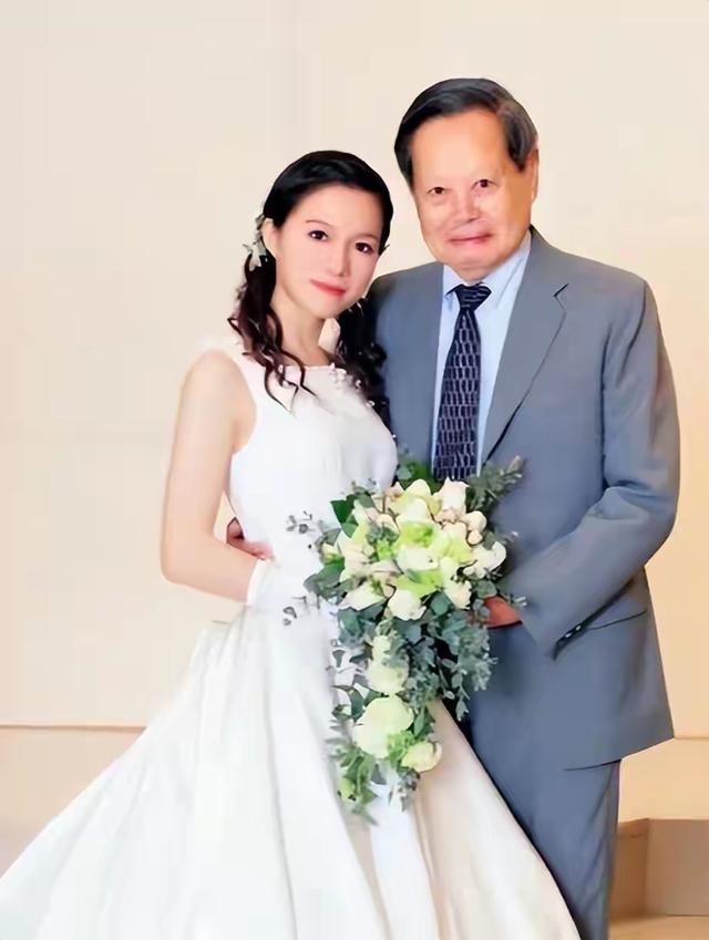 82岁娶28岁，被骂21年！杨振宁长子一席话，全网都沉默了…