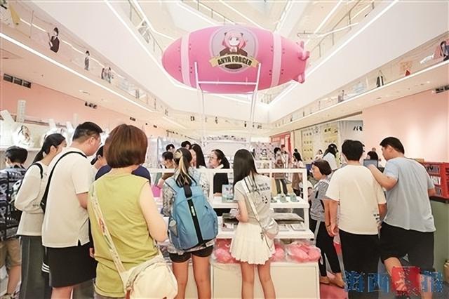 到商场吹着空调逛“公园”！厦门多个商圈以公园造景、主题快闪等形式激活夏日经济