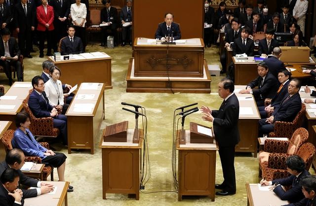 日本3箭齐发，高市通知中国2个不变，备战细节曝光，局势恶化？