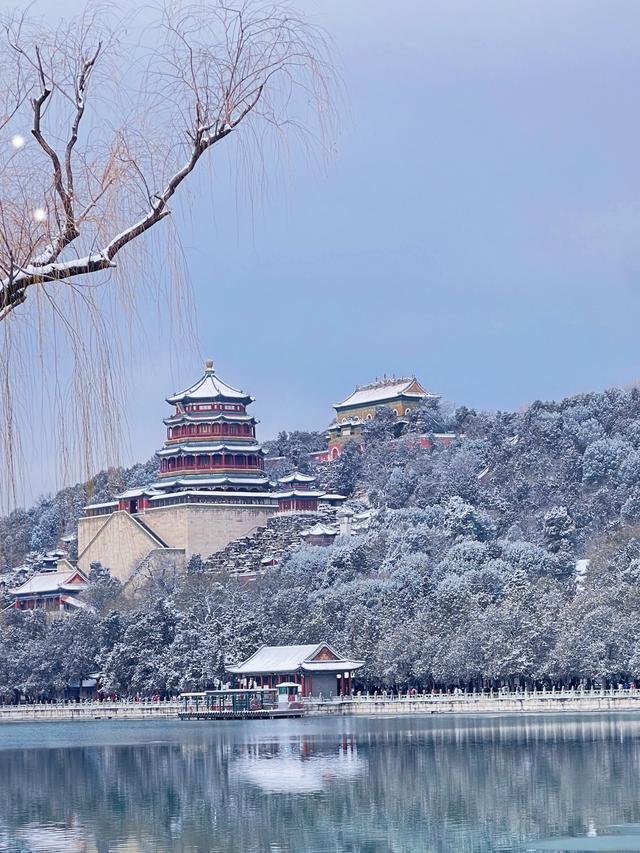 雪迎2026：颐和园又见素裹银装，半城惊鸿