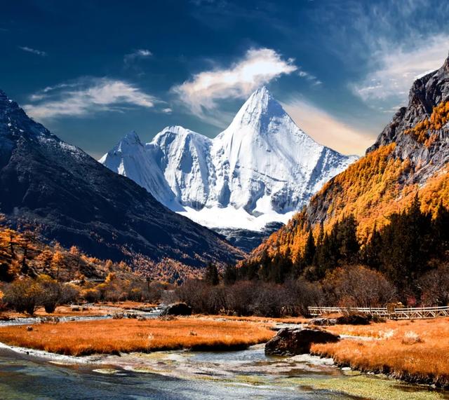 如果有时间，走一次川西顶级路线，1次深度体验胜过10次旅游！